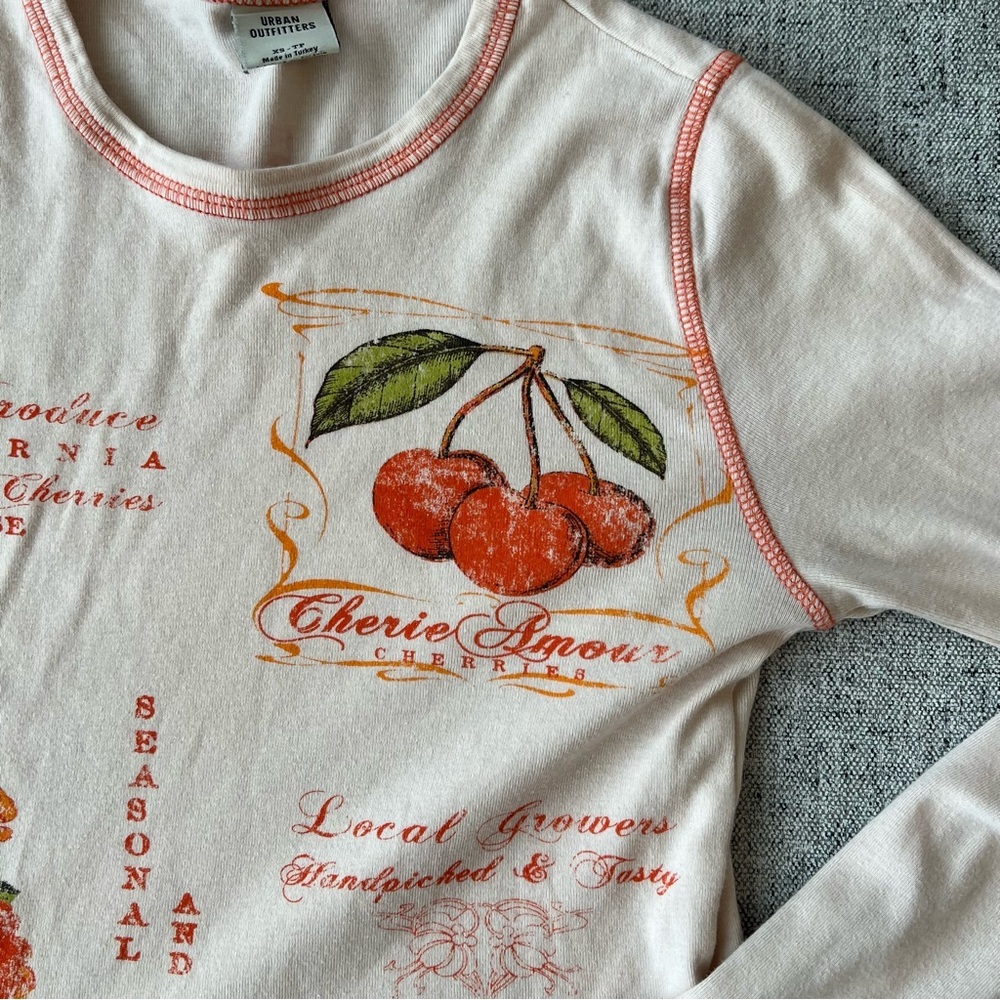 Urban Outfitters Cherries Fruit Top Size XS 100% Cotton - Picture 5 of 16